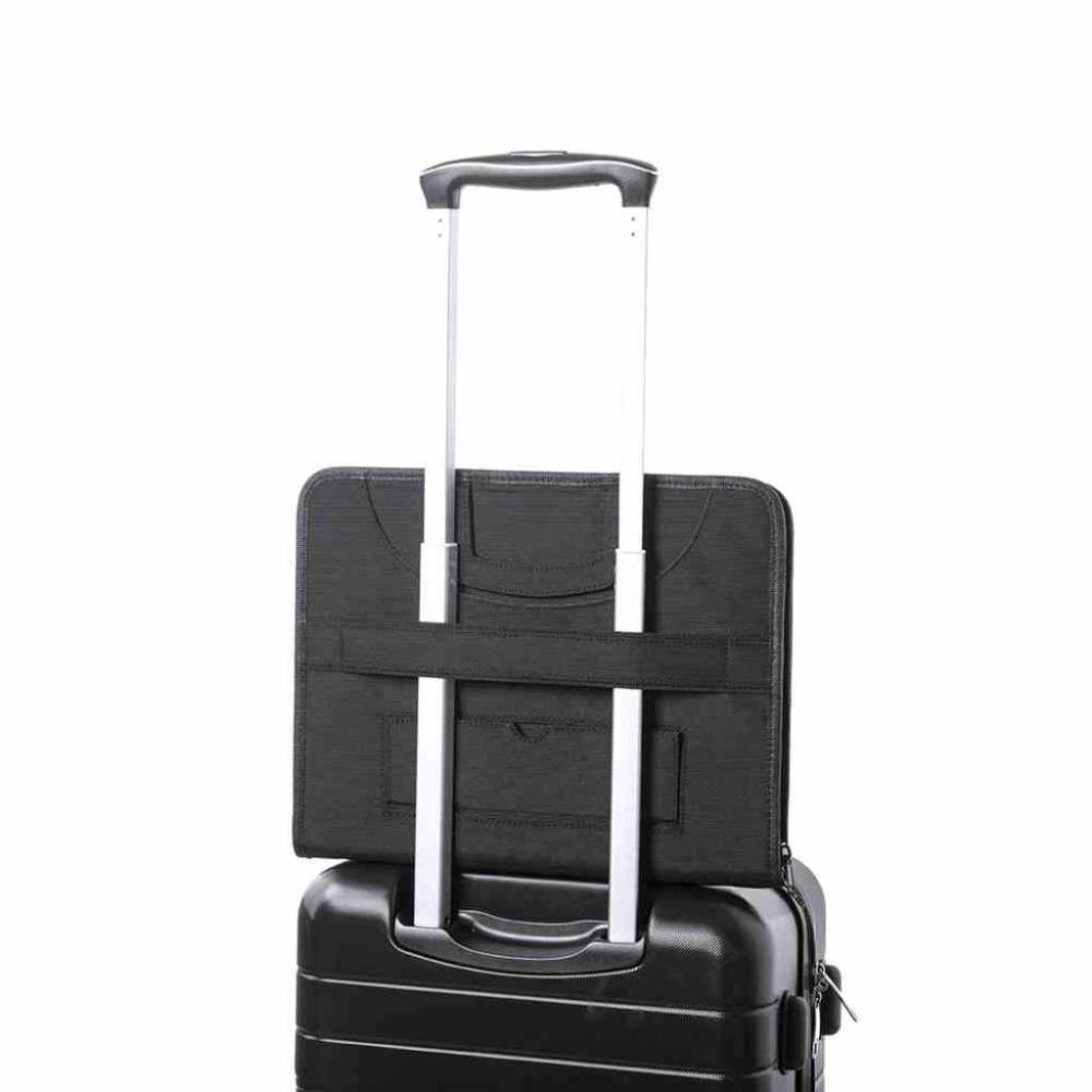 Minimalistische Laptop-Tasche befestigt am Trolley
